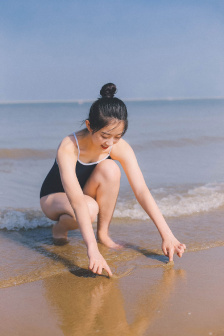 恶狼嘴里的小白兔